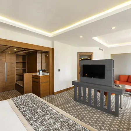 Salamis Bay Conti & Casino 5* فاماغوستا