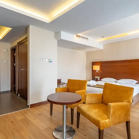 Ξενοδοχείο Salamis Bay Conti & Casino 5*