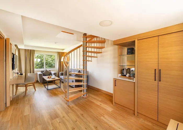 Hotel Salamis Bay Conti & Casino 5*